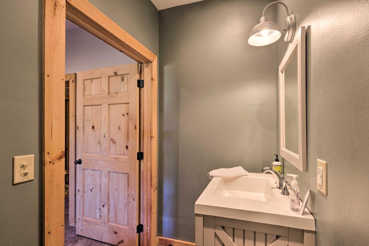 Pet-Friendly Blue Ridge, Cherokee Forest Retreat! Greeneville Bagian luar foto