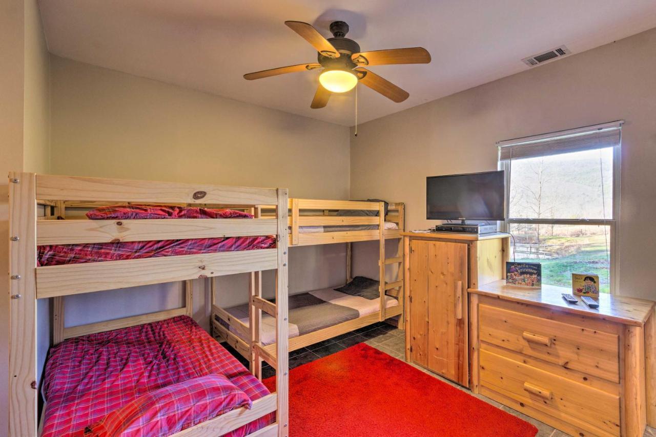 Pet-Friendly Blue Ridge, Cherokee Forest Retreat! Greeneville Bagian luar foto