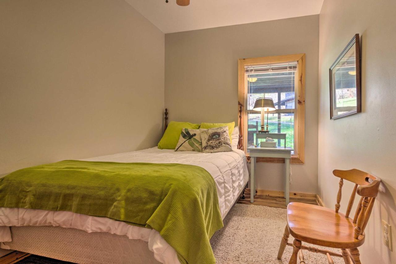 Pet-Friendly Blue Ridge, Cherokee Forest Retreat! Greeneville Bagian luar foto