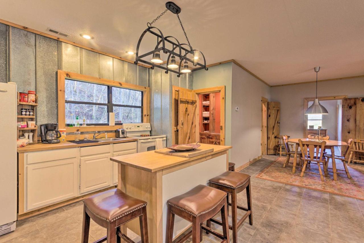Pet-Friendly Blue Ridge, Cherokee Forest Retreat! Greeneville Bagian luar foto